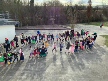 Liborius ist bunt - endlich wieder Schulkarneval!